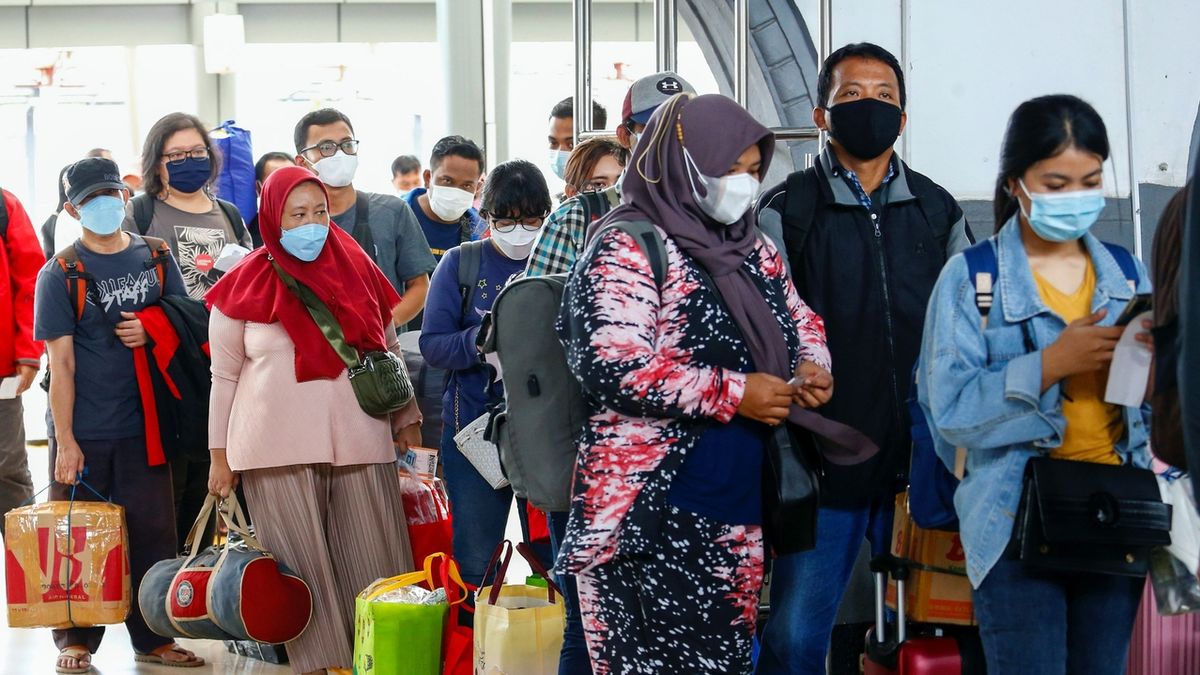 Na indonéském letišti testovali až 20 tisíc lidí použitými tyčinkami
